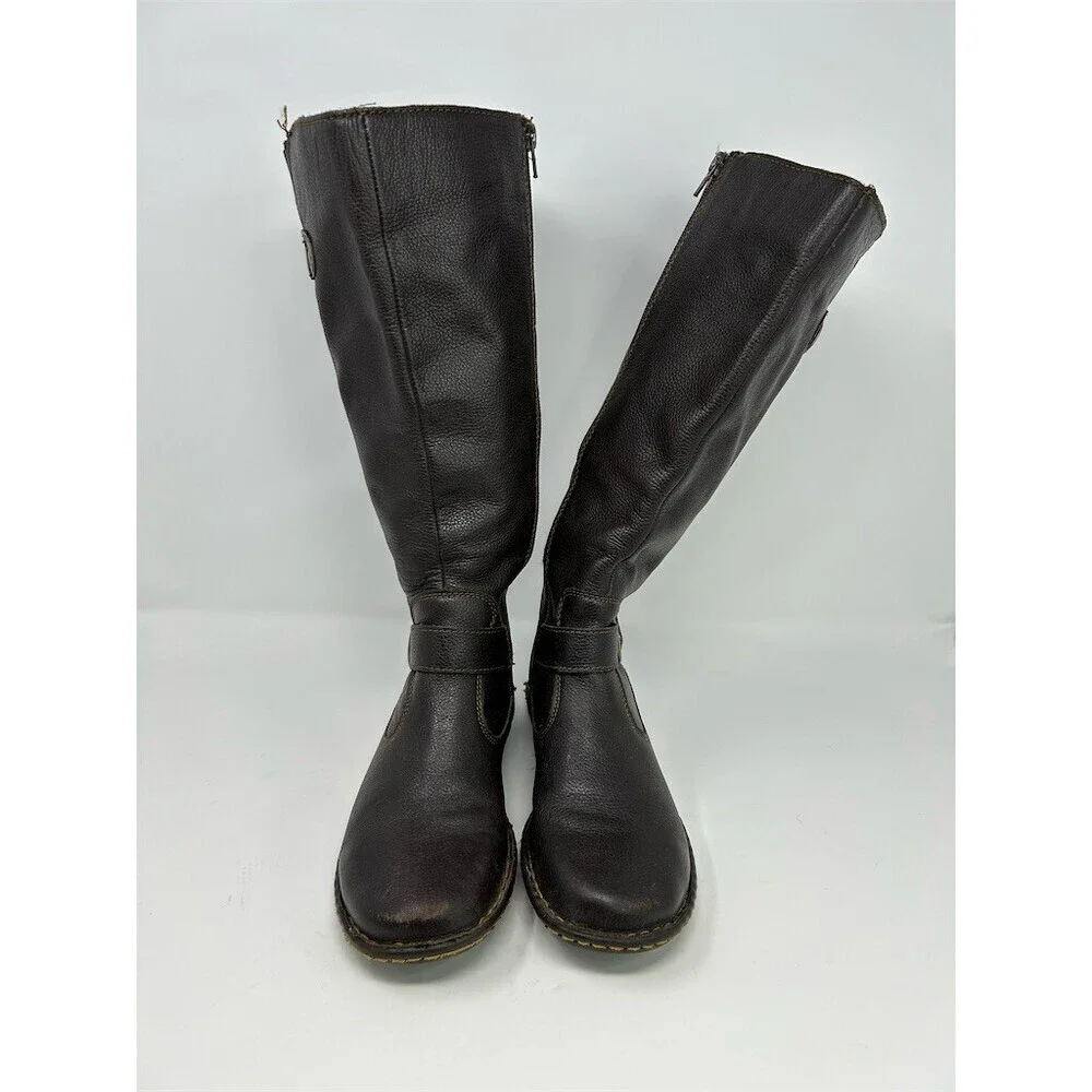 B.O.C. Brown Knee High Riding Boots Buckle Full Zip Round Toe Size 8 Wide Calf